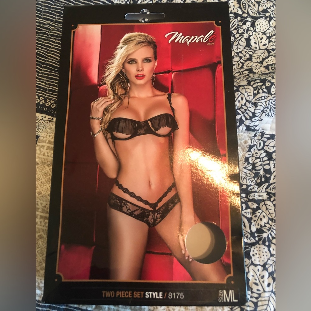 black lace Lingerie set women size M/L Bra & Panties